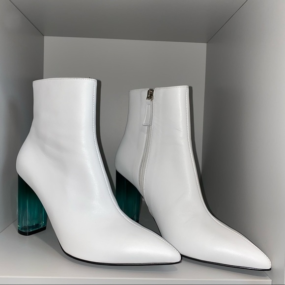 Brand new w/box Helena and Kristie White booties - Picture 12 of 14